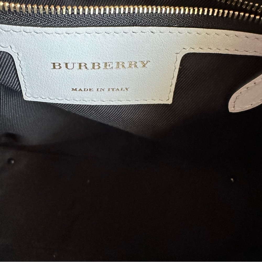 Burberry White Leather & Beige Nova Check Tote - Picture 9 of 15